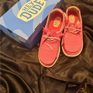 Hey Dude Women Pink Shoes with box